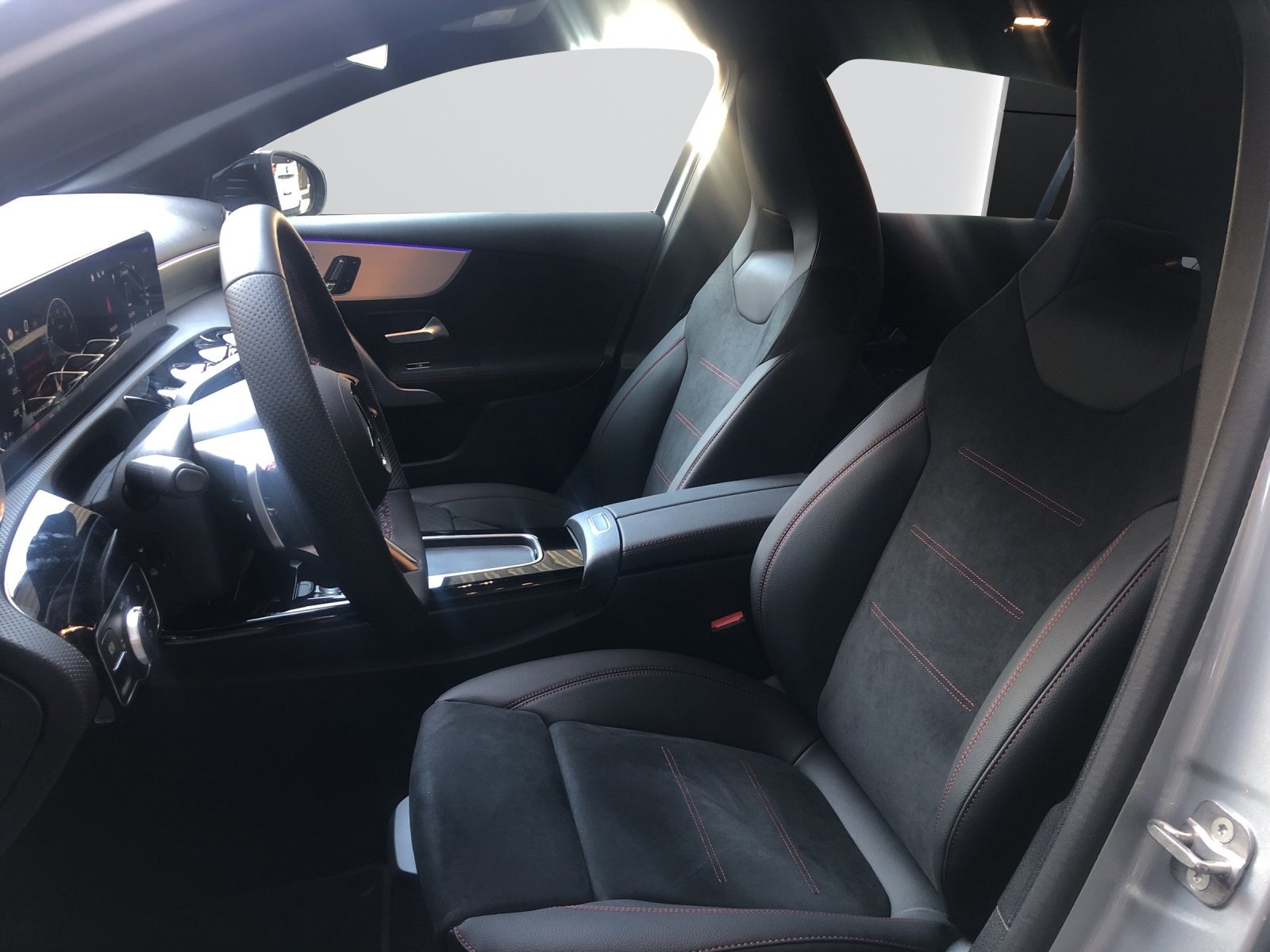 MERCEDES-BENZ A 220 4Matic 8G-DCT, Hybride Léger Essence/Électricité, Voiture nouvelle, Automatique - 5