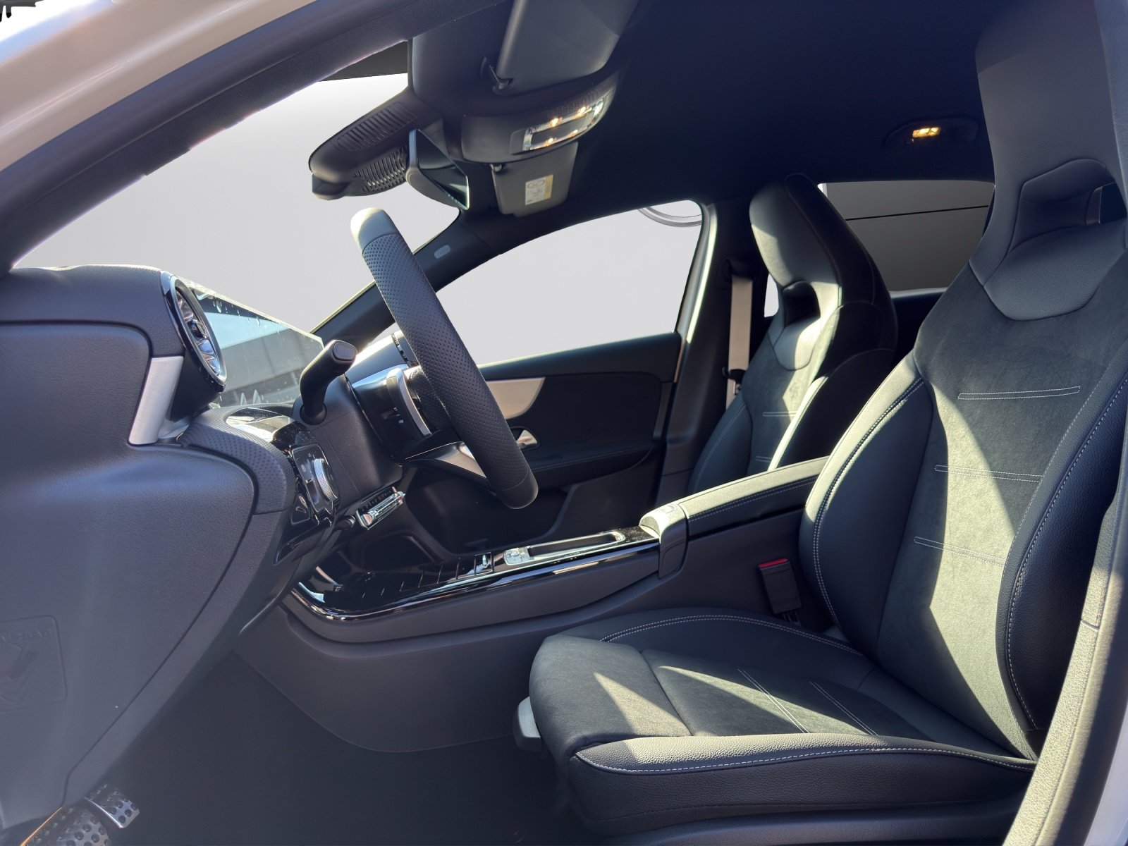 MERCEDES-BENZ A 220 4Matic 8G-DCT, Mild-Hybrid Benzin/Elektro, Neuwagen, Automatik - 5