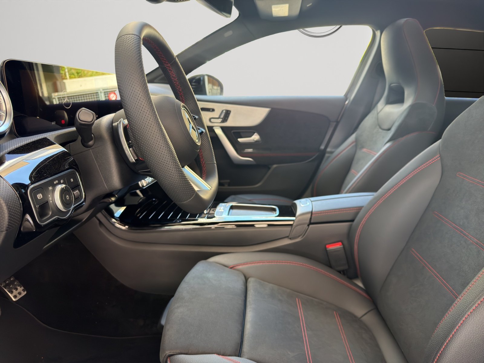 MERCEDES-BENZ A 220 4Matic 8G-DCT, Mild-Hybrid Benzin/Elektro, Neuwagen, Automatik - 5