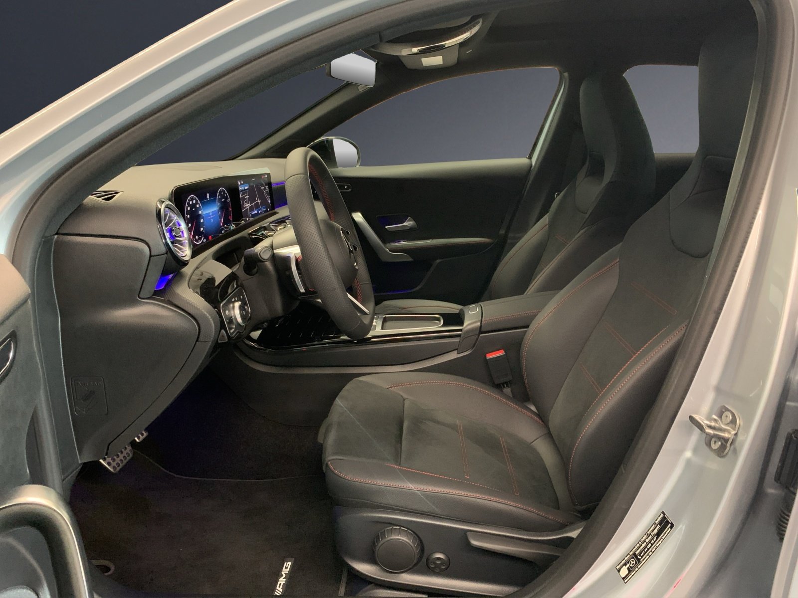 MERCEDES-BENZ A 220 4MATIC Berline Compacte, Hybride Léger Essence/Électricité, Voiture nouvelle, Automatique - 7