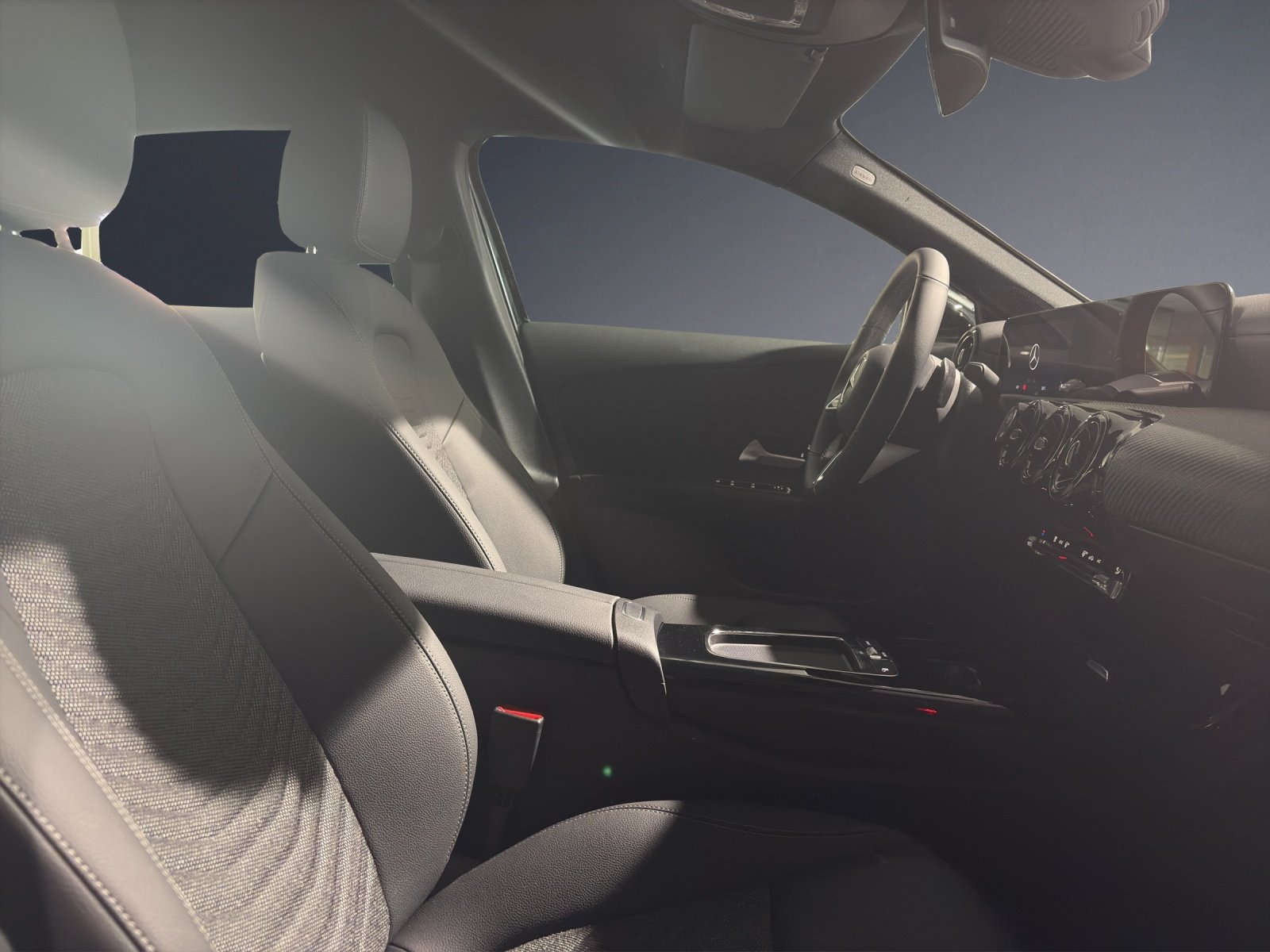 MERCEDES-BENZ A 220 4Matic, Hybride Leggero Benzina/Elettrica, Auto nuove, Automatico - 6