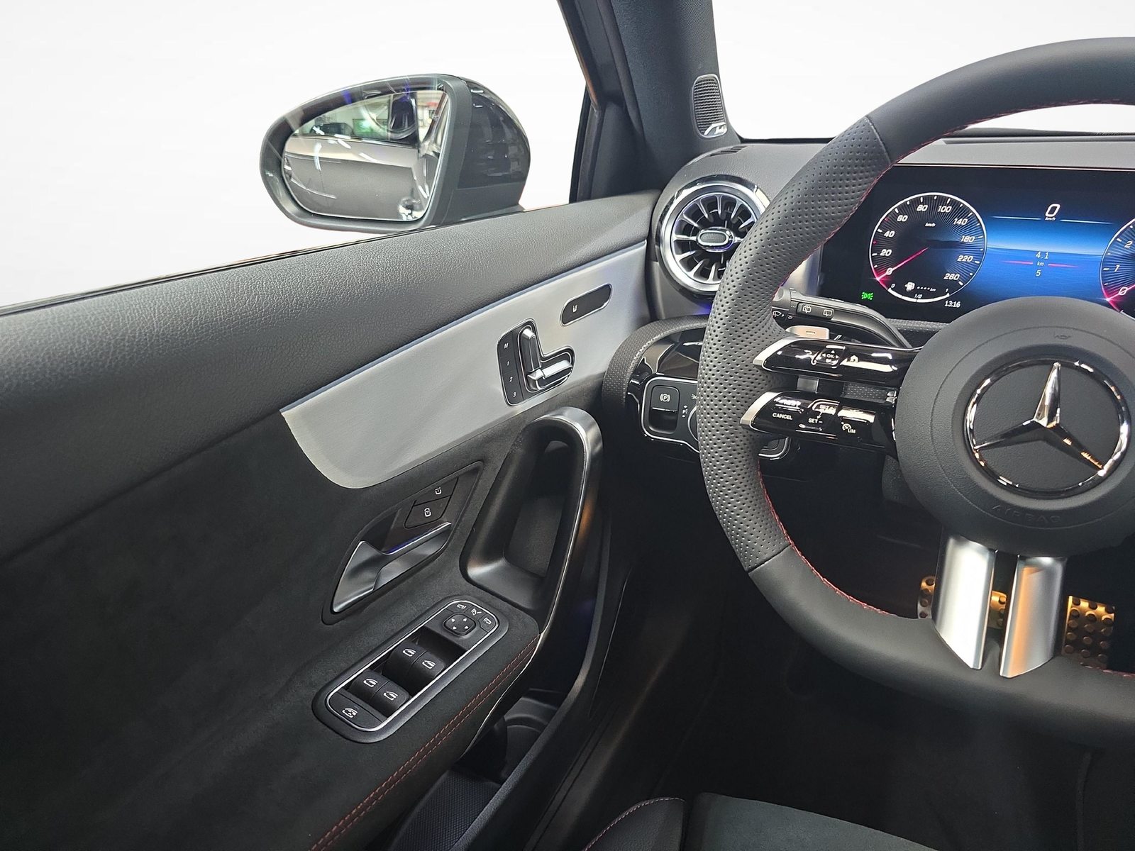 MERCEDES-BENZ A 220 4MATIC AMG Line, Hybride Leggero Benzina/Elettrica, Auto nuove, Automatico - 7