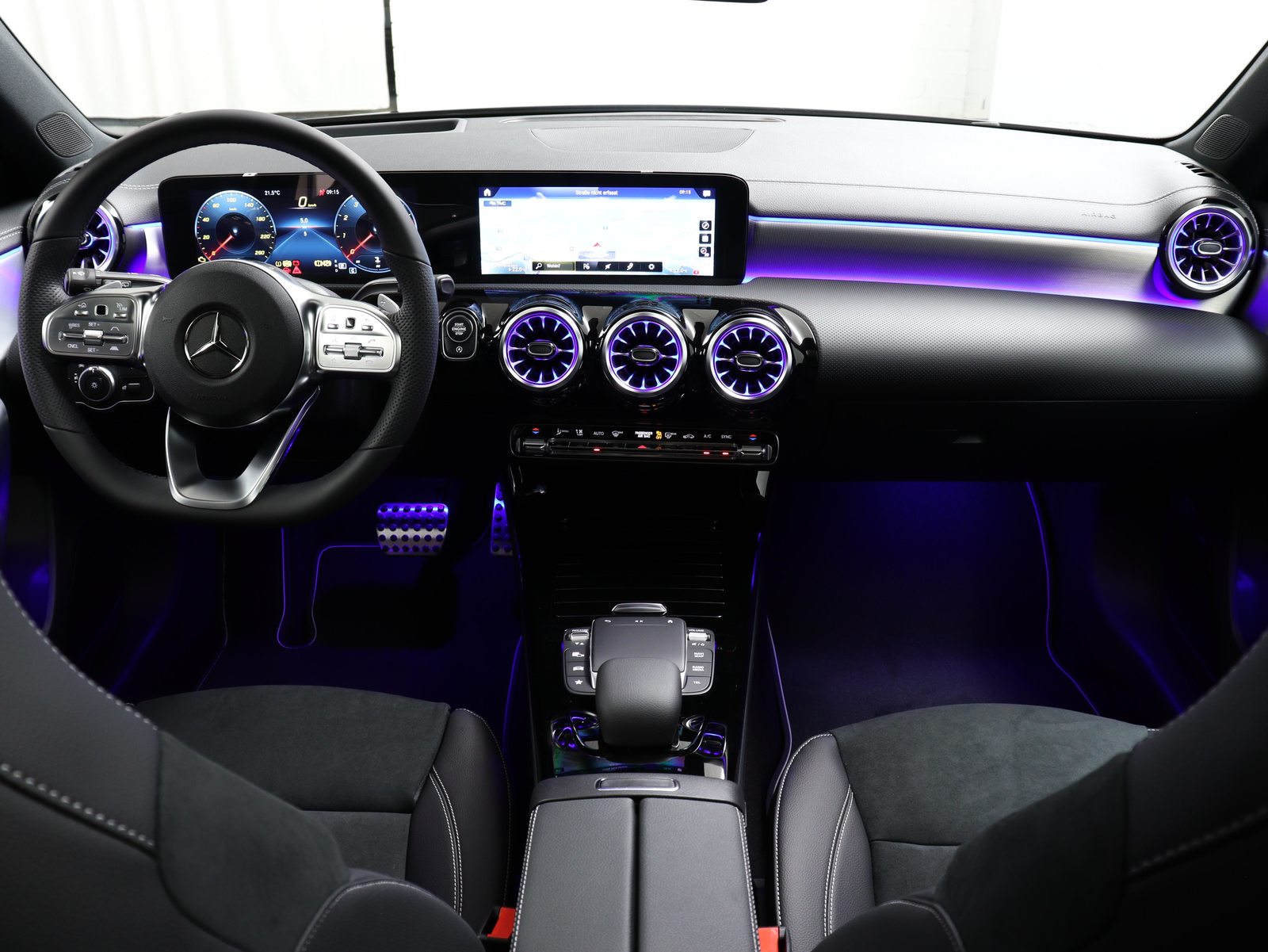 MERCEDES-BENZ A 220 d AMG Line, Diesel, Auto nuove, Automatico - 5