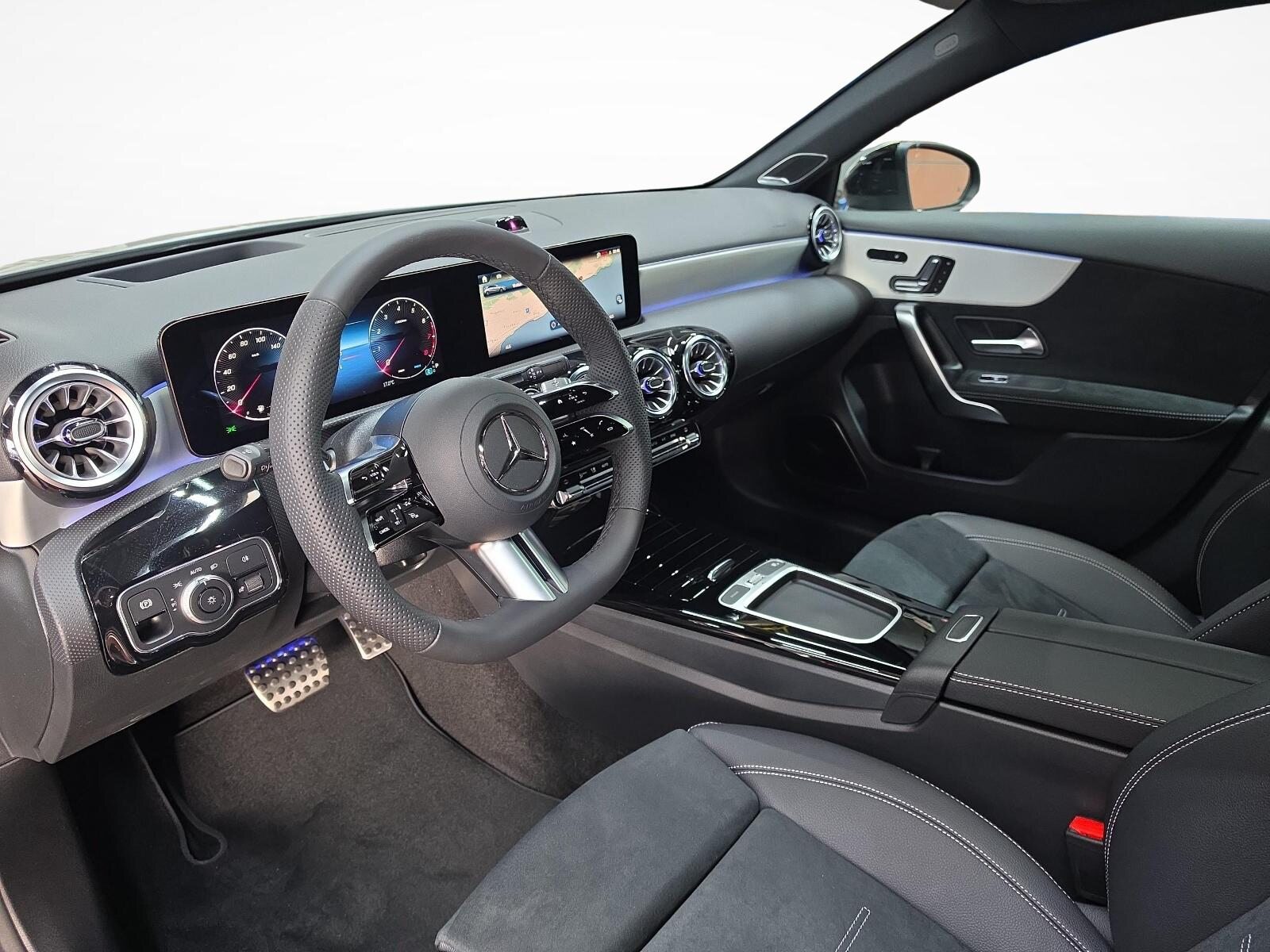 MERCEDES-BENZ A 220 4MATIC AMG Line, Hybride Leggero Benzina/Elettrica, Auto nuove, Automatico - 7