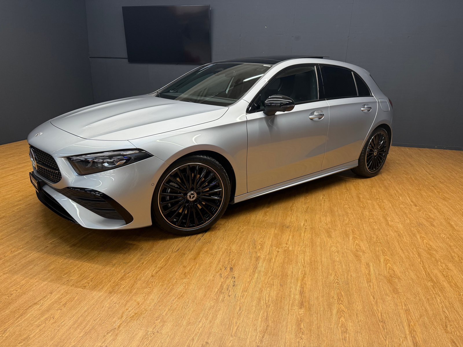 MERCEDES-BENZ A 220 4M - AMG / DISTRONIC / 360 Grad Kamera /, Hybride Leggero Benzina/Elettrica, Occasioni / Usate, Automatico - 2