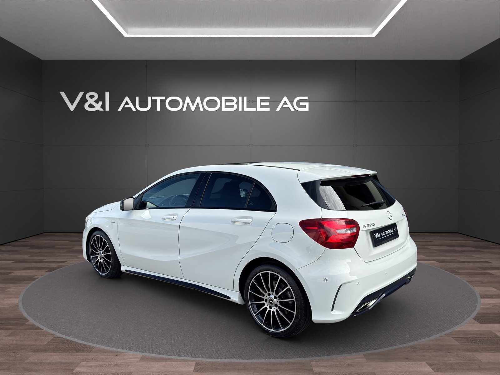 MERCEDES-BENZ A 220 AMG Line 4Matic 7G-DCT, Benzin, Occasion / Gebraucht, Automatik - 4
