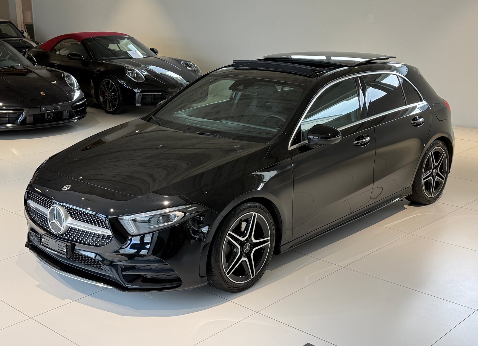 MERCEDES-BENZ A 220 AMG Line 7G-DCT 4Matic ***CH-Fahrzeug***, Petrol, Second hand / Used, Automatic - 2