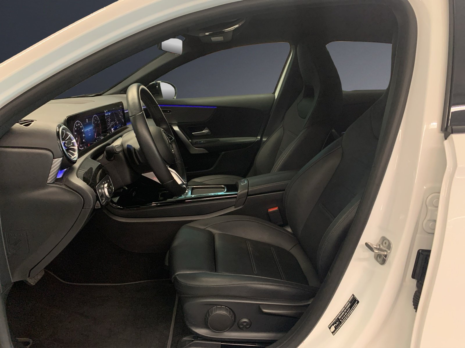 MERCEDES-BENZ A 220 4Matic 8G-DCT, Hybride Léger Essence/Électricité, Occasion / Utilisé, Automatique - 6