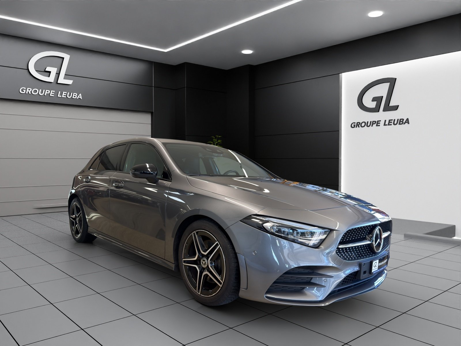 MERCEDES-BENZ A 220 AMG Line