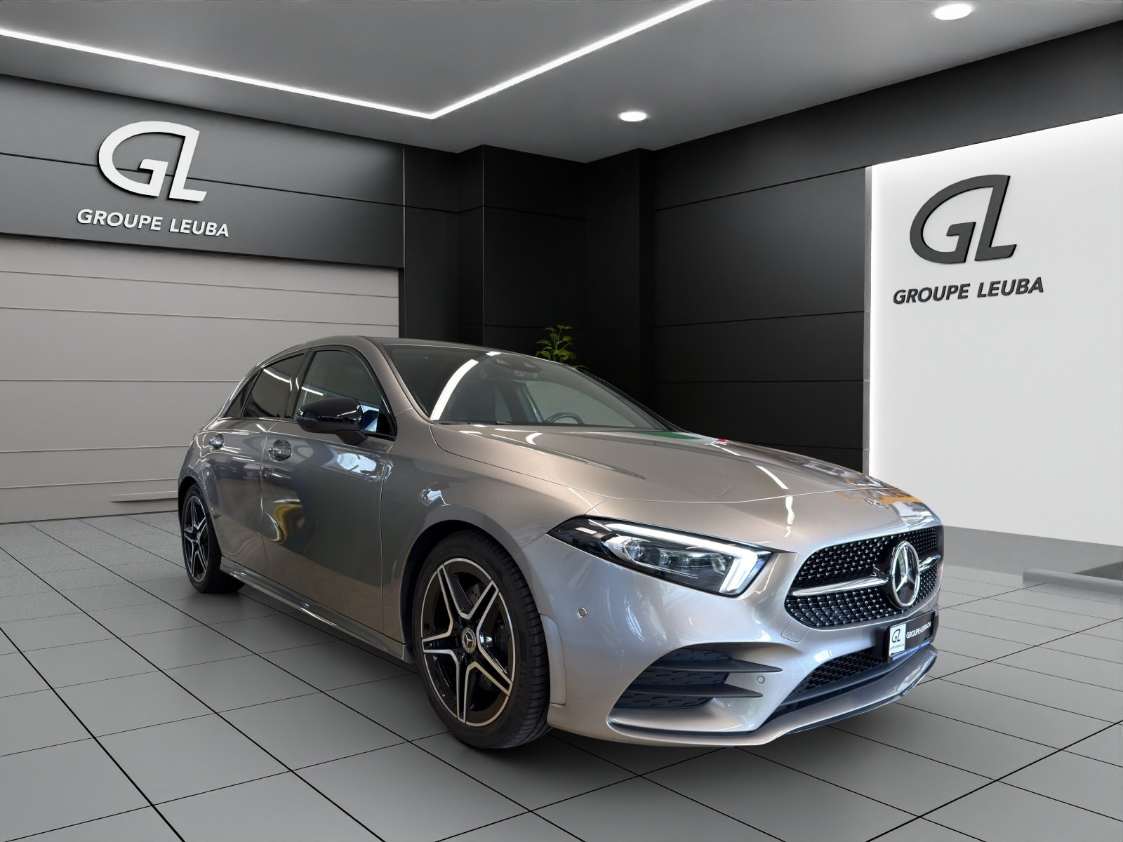 MERCEDES-BENZ A 220 AMG Line 4Matic