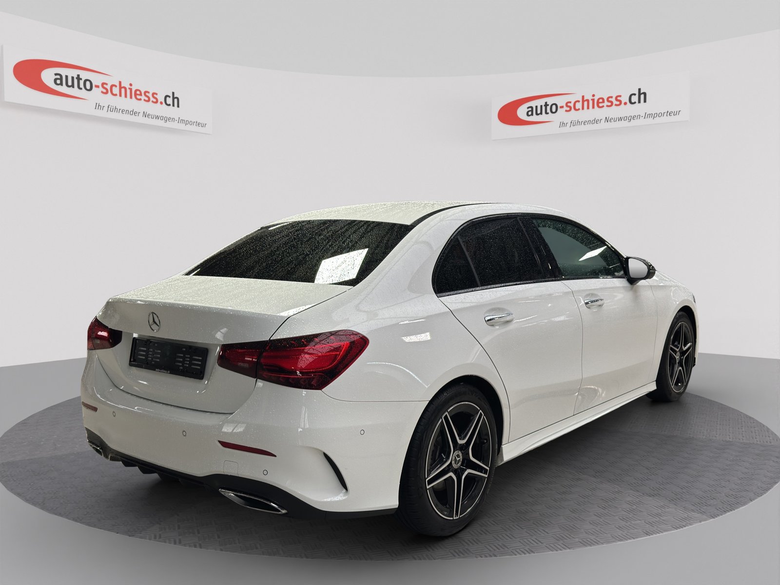 MERCEDES-BENZ A 220 4Matic 8G-DCT AMG Line Night, Mild-Hybrid Petrol/Electric, Second hand / Used, Automatic - 5