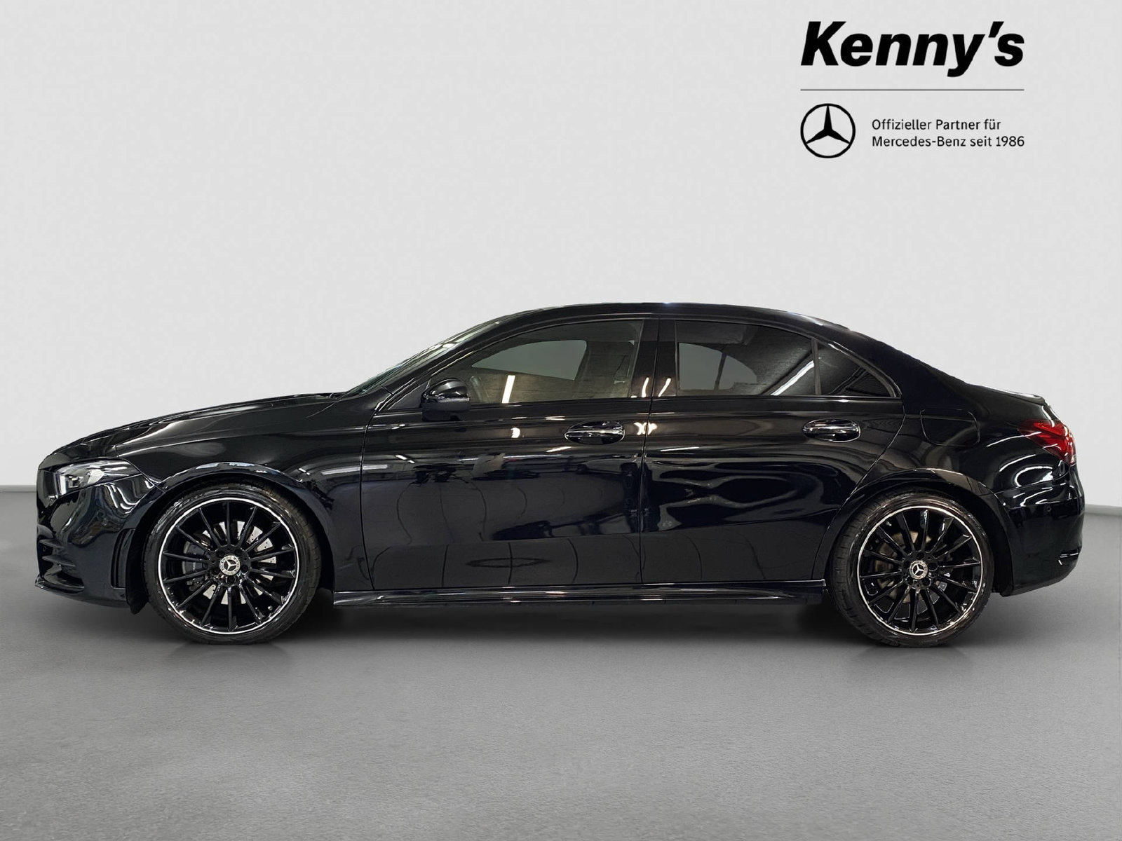 MERCEDES-BENZ A 220 AMG Line Limousine, Benzin, Occasion / Gebraucht, Automatik - 3