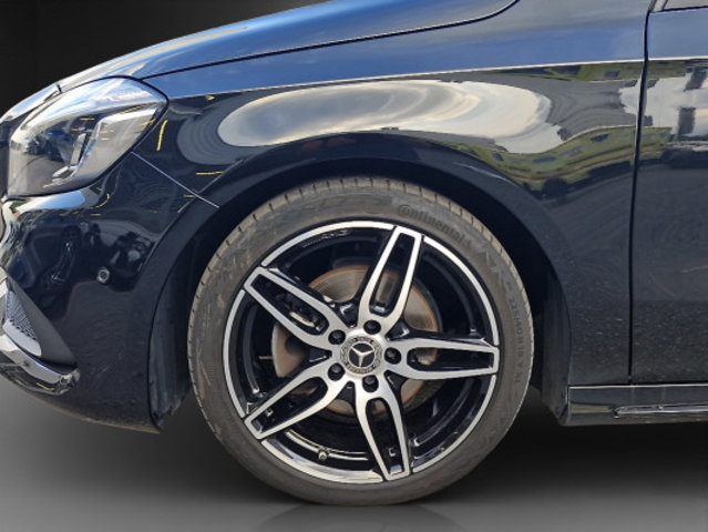 MERCEDES-BENZ A 220 AMG Line 4Matic, Benzin, Occasion / Gebraucht, Automatik - 3