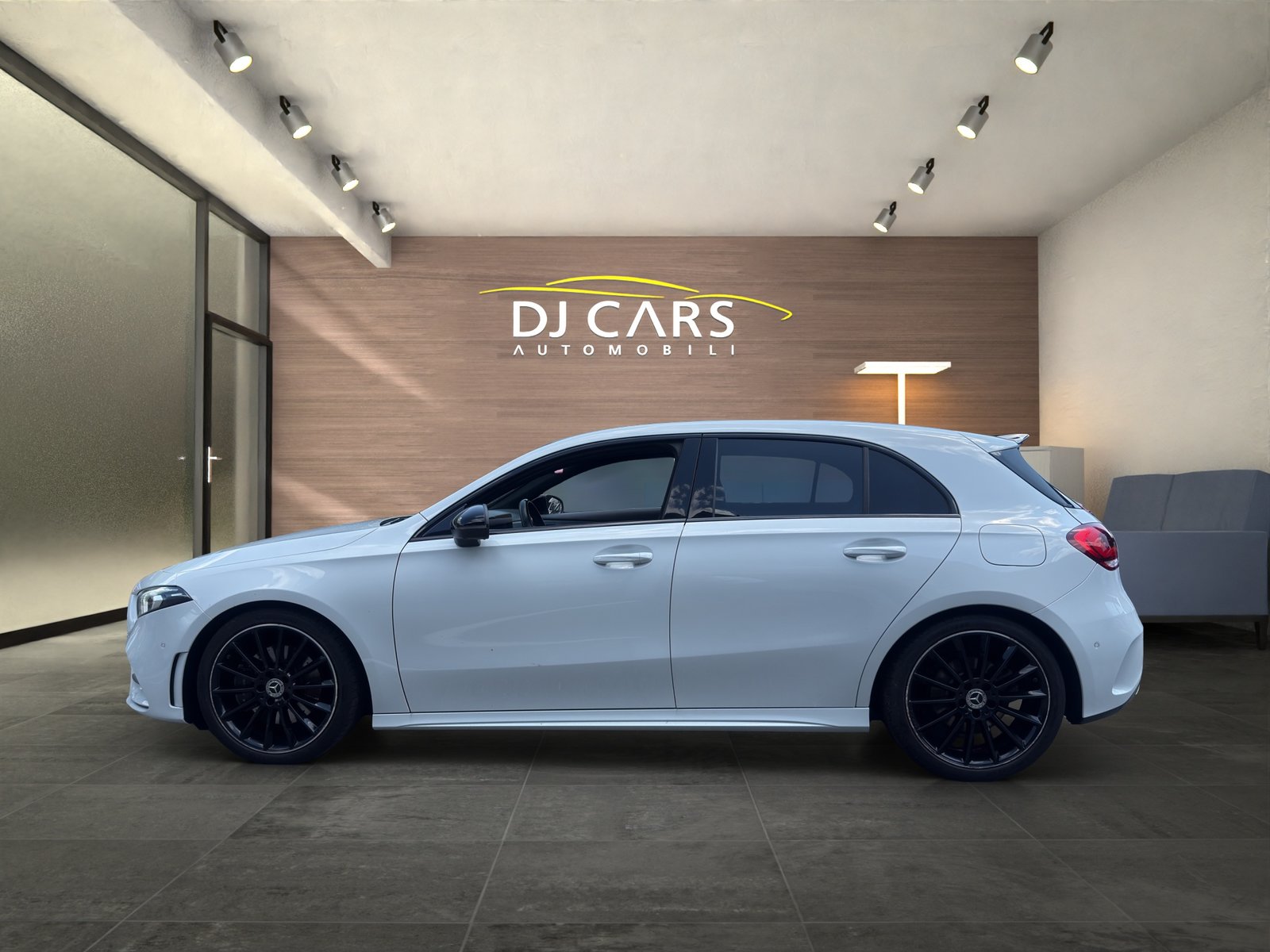 MERCEDES-BENZ A 220 AMG Line 7G-DCT 4Matic, Petrol, Second hand / Used, Automatic - 4