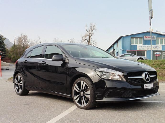 MERCEDES-BENZ A 220 Urban 4Matic 7G-DCT, Benzin, Occasion / Gebraucht, Automatik