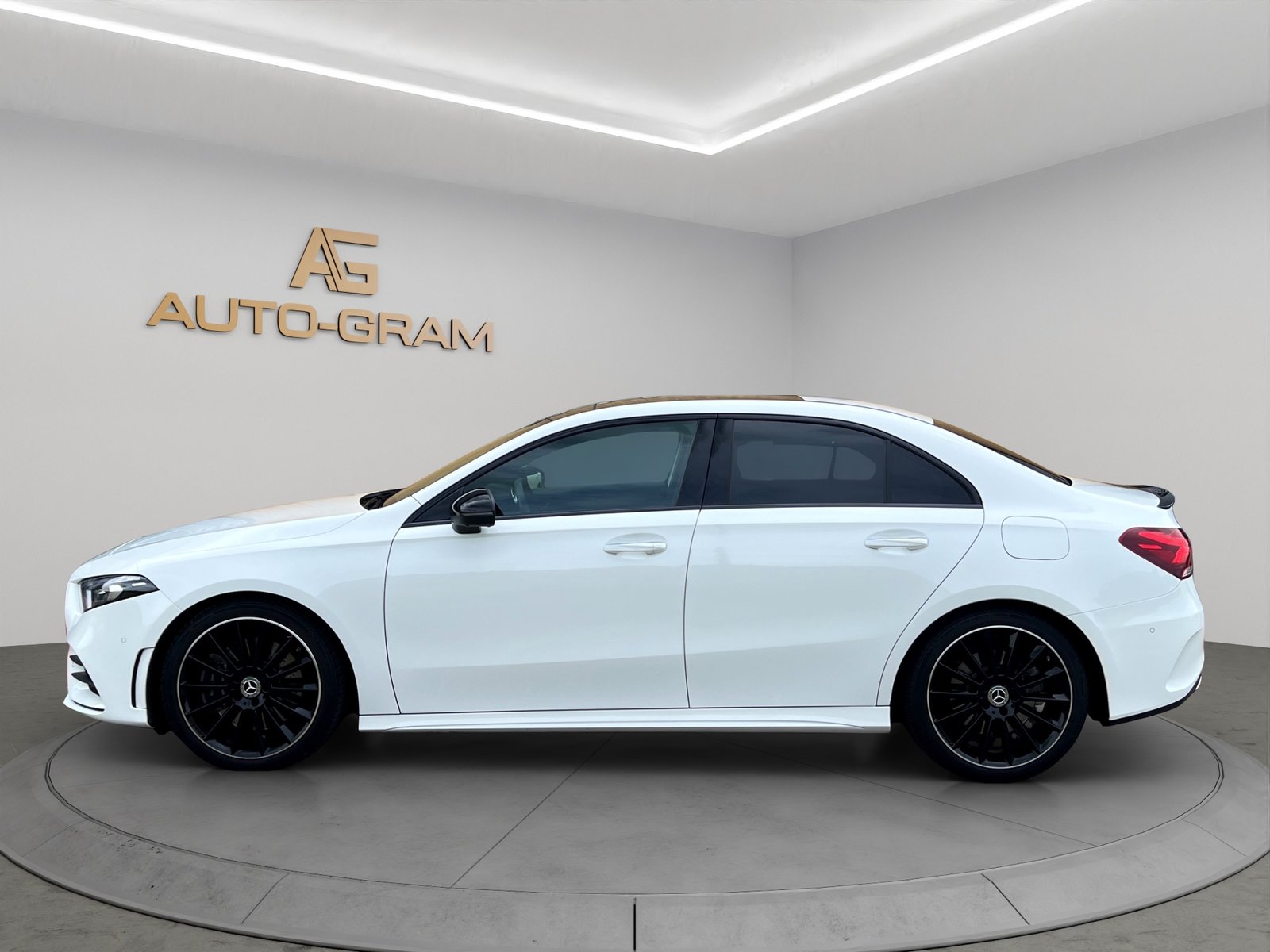 MERCEDES-BENZ A 220 AMG Line 7G-DCT 4Matic, Benzin, Occasion / Gebraucht, Automatik - 2