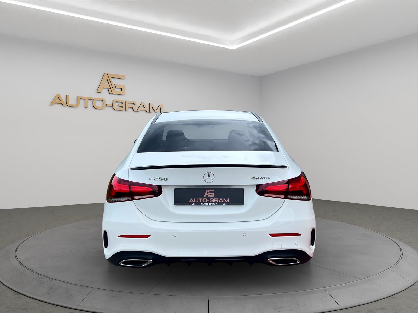 MERCEDES-BENZ A 220 AMG Line 7G-DCT 4Matic, Benzin, Occasion / Gebraucht, Automatik - 4