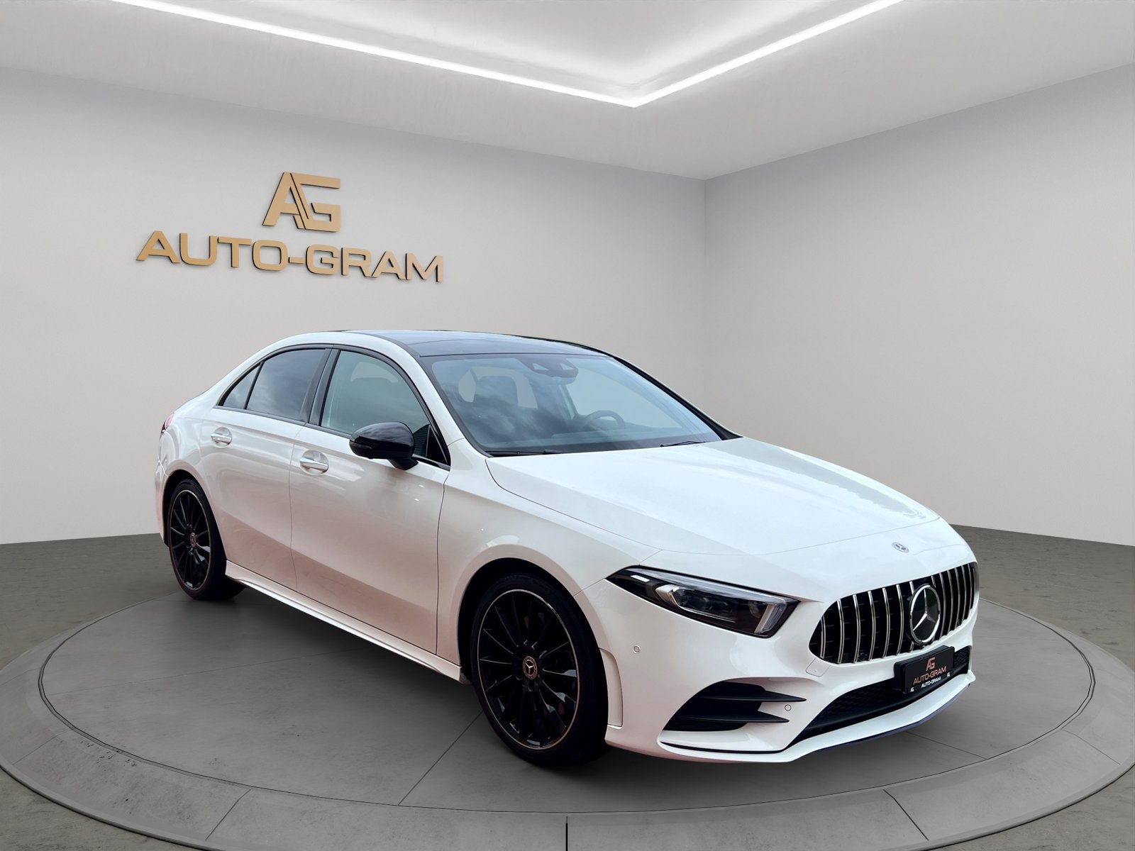 MERCEDES-BENZ A 220 AMG Line 7G-DCT 4Matic, Benzin, Occasion / Gebraucht, Automatik - 7