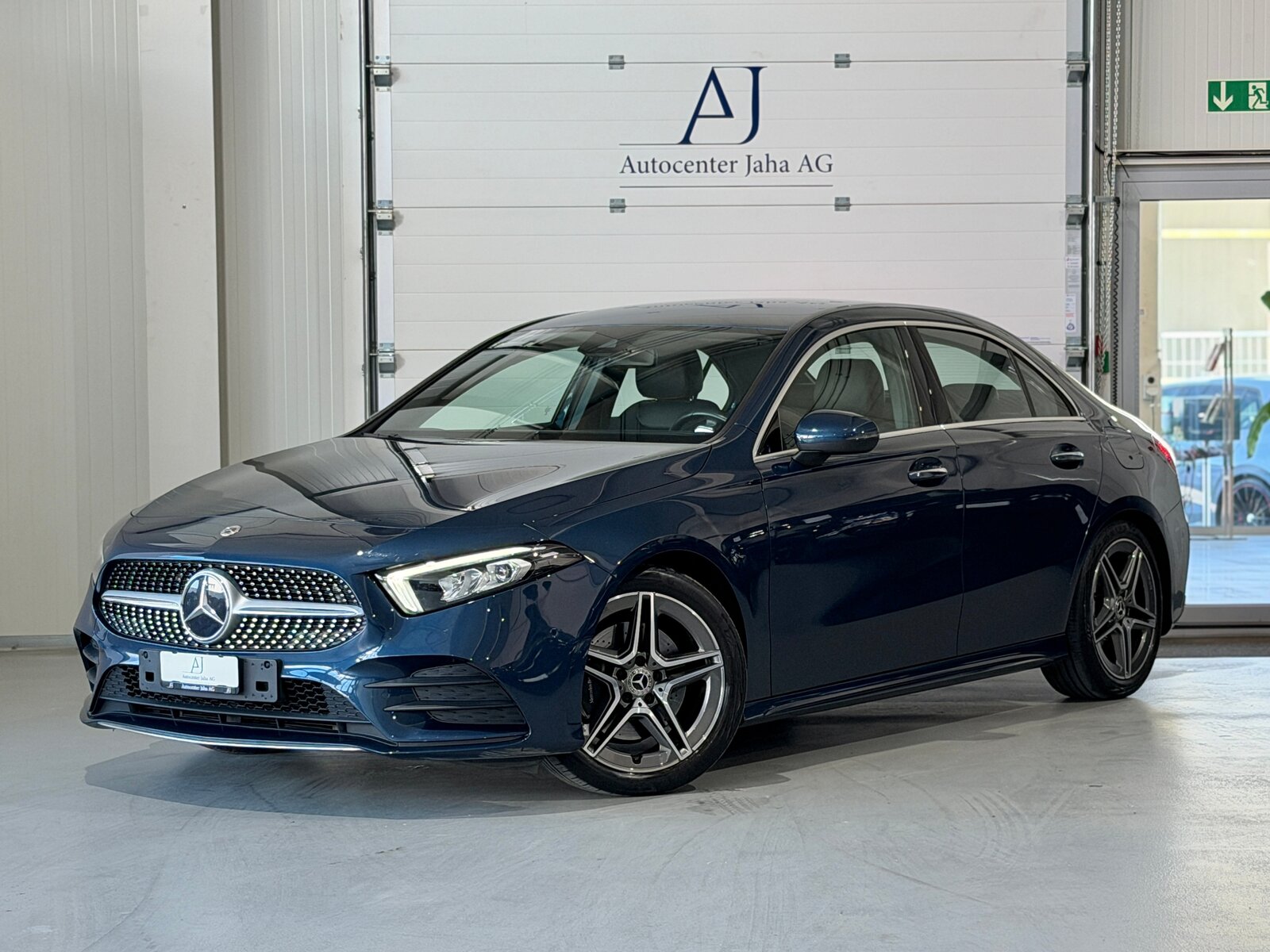 MERCEDES-BENZ A 220 AMG Line 7G-DCT 4Matic