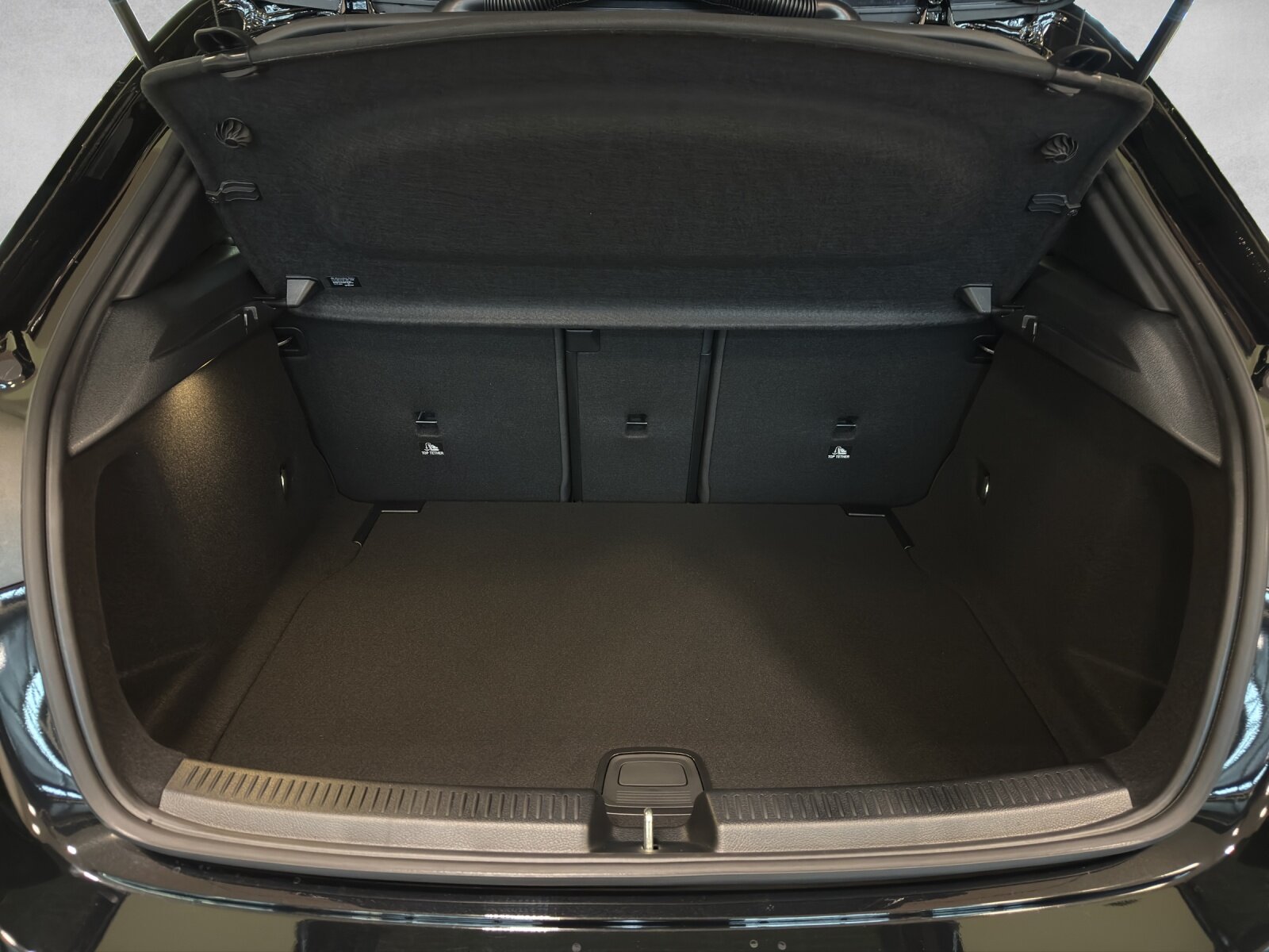MERCEDES-BENZ A 220 4M AMG W177, Mild-Hybrid Benzin/Elektro, Occasion / Gebraucht, Automatik - 6