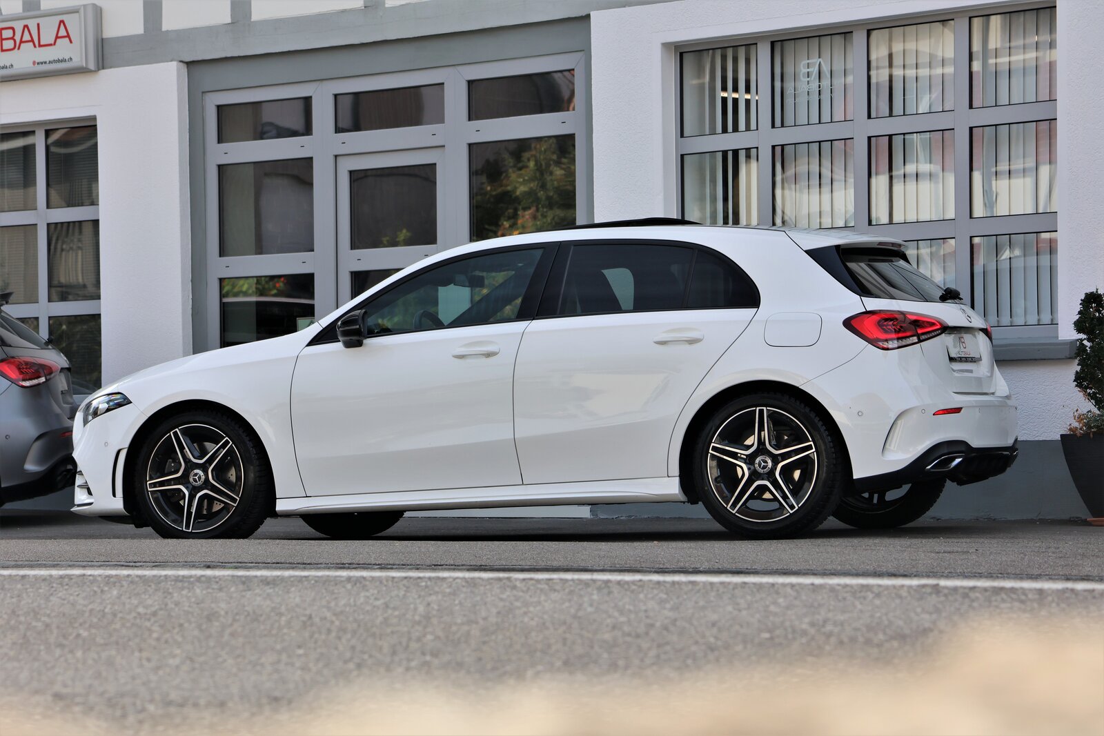 MERCEDES-BENZ A 220 AMG Line 7G-DCT, Benzin, Occasion / Gebraucht, Automatik - 4