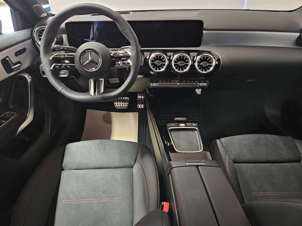 MERCEDES-BENZ A 220 4Matic AMG Line, Hybride Leggero Benzina/Elettrica, Auto dimostrativa, Automatico - 6