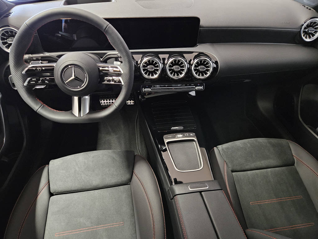 MERCEDES-BENZ A 220 4Matic AMG Line, Mild-Hybrid Petrol/Electric, Ex-demonstrator, Automatic - 6