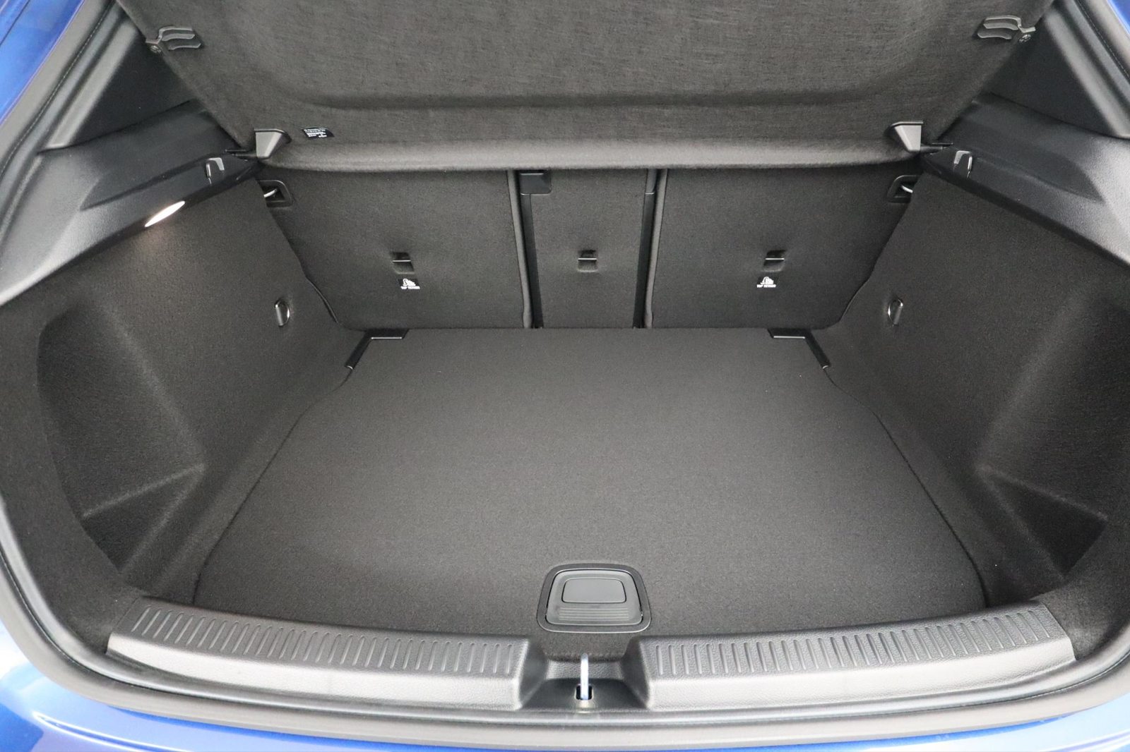 MERCEDES-BENZ A 220 4Matic, Hybride Léger Essence/Électricité, Voiture de démonstration, Automatique - 5