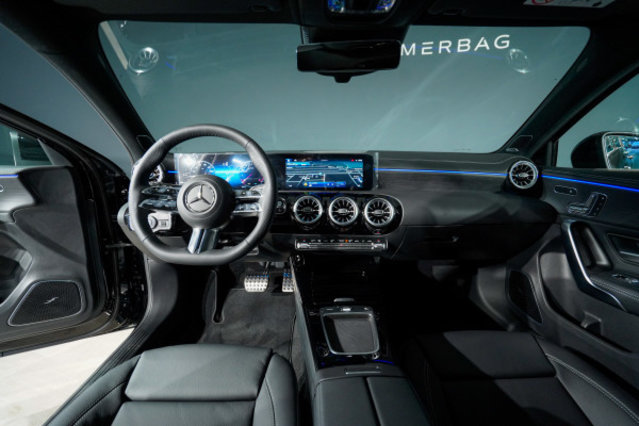 MERCEDES-BENZ A 220 4Matic 8G-DCT, Hybride Leggero Benzina/Elettrica, Auto dimostrativa, Automatico - 7