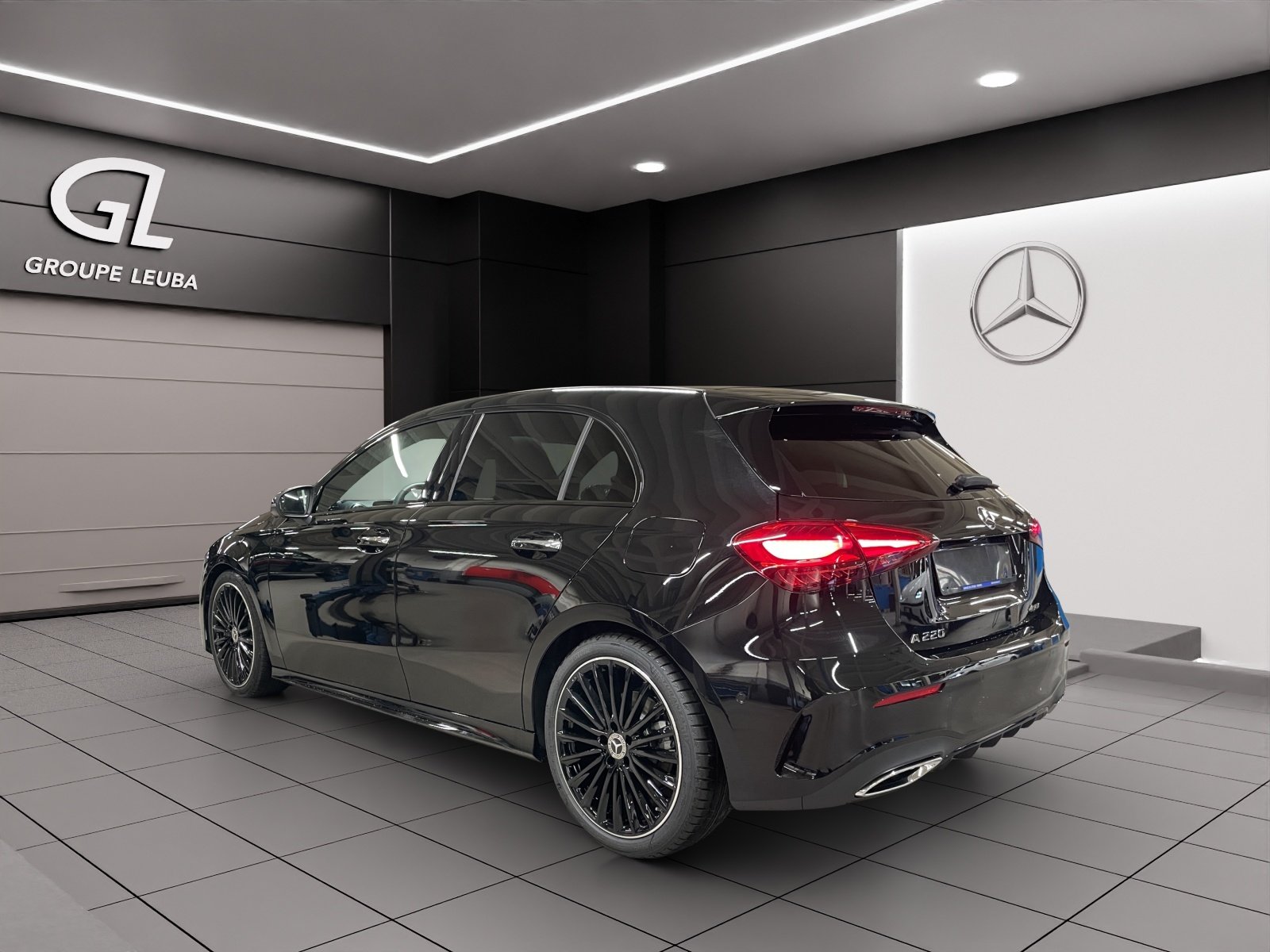 MERCEDES-BENZ A 220 4Matic 8G-DCT, Mild-Hybrid Benzin/Elektro, Vorführwagen, Automatik - 4