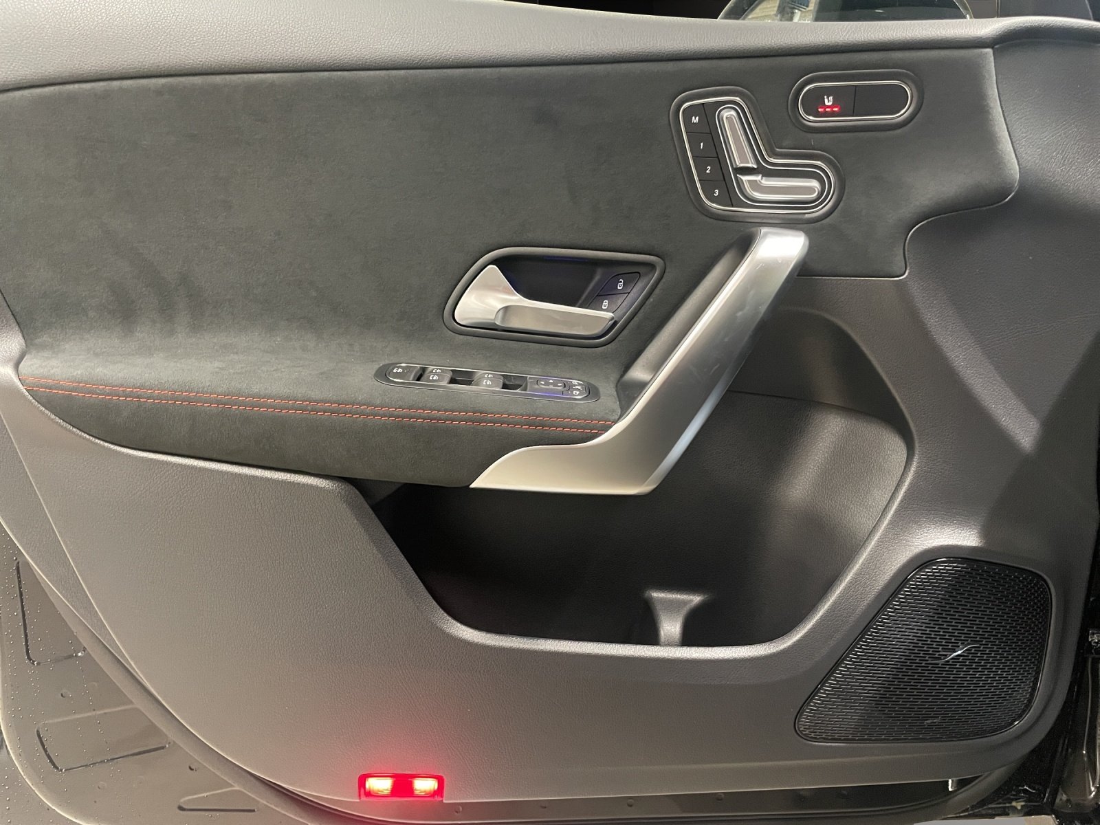 MERCEDES-BENZ A 220 4Matic 8G-DCT, Mild-Hybrid Benzin/Elektro, Vorführwagen, Automatik - 6
