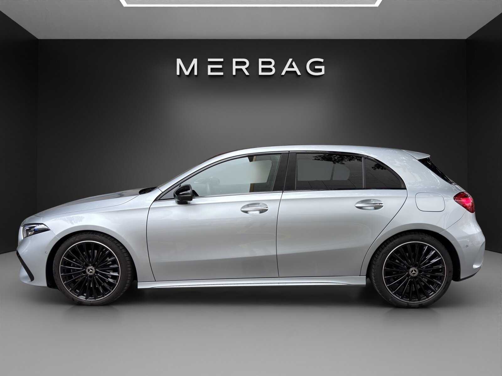 MERCEDES-BENZ A 220 4Matic 8G-DCT, Mild-Hybrid Petrol/Electric, Ex-demonstrator, Automatic - 4