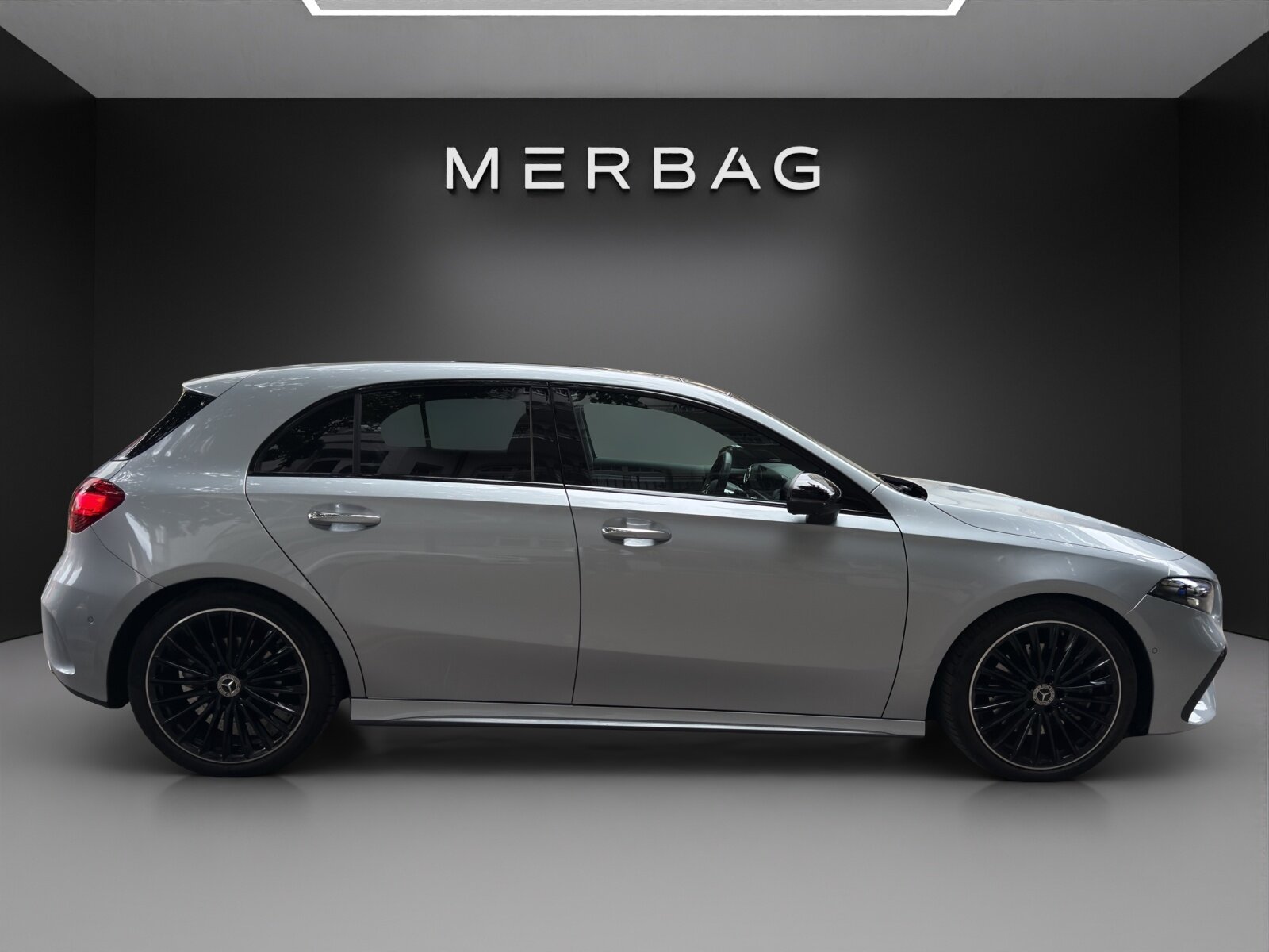 MERCEDES-BENZ A 220 4Matic 8G-DCT, Mild-Hybrid Petrol/Electric, Ex-demonstrator, Automatic - 5