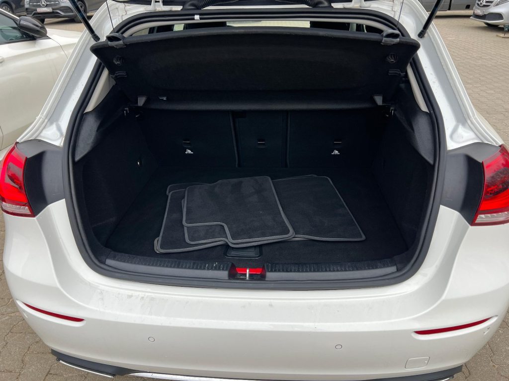 MERCEDES-BENZ EQ, Mild-Hybrid Benzin/Elektro, Occasion / Gebraucht, Automatik - 7