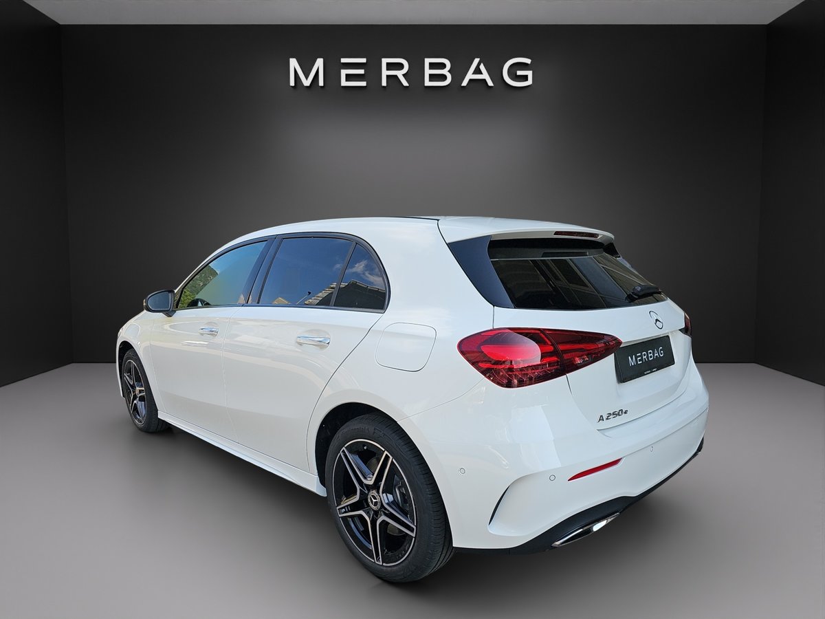 MERCEDES-BENZ A 250 e 8G-DCT, Hybride Rechargeable Essence/Électricité, Voiture nouvelle, Automatique - 3