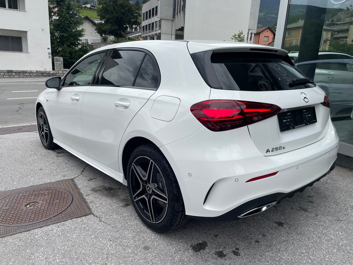 MERCEDES-BENZ A 250 e EQ Star 8G-DCT AMG Line, Plug-in-Hybrid Benzina/Elettrica, Auto nuove, Automatico - 6