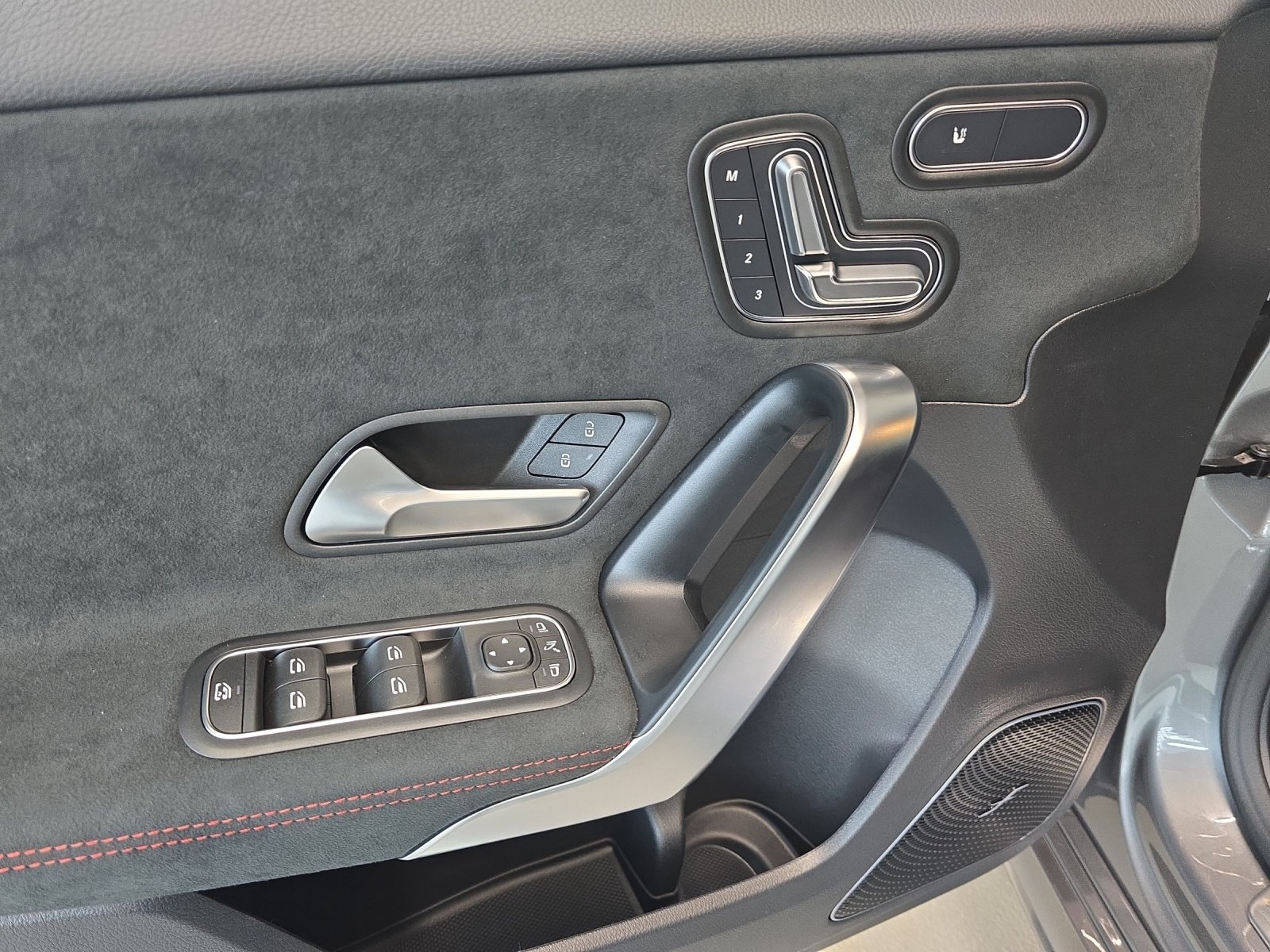MERCEDES-BENZ A 250 AMG Line 4Matic, Mild-Hybrid Benzin/Elektro, Neuwagen, Automat - 6