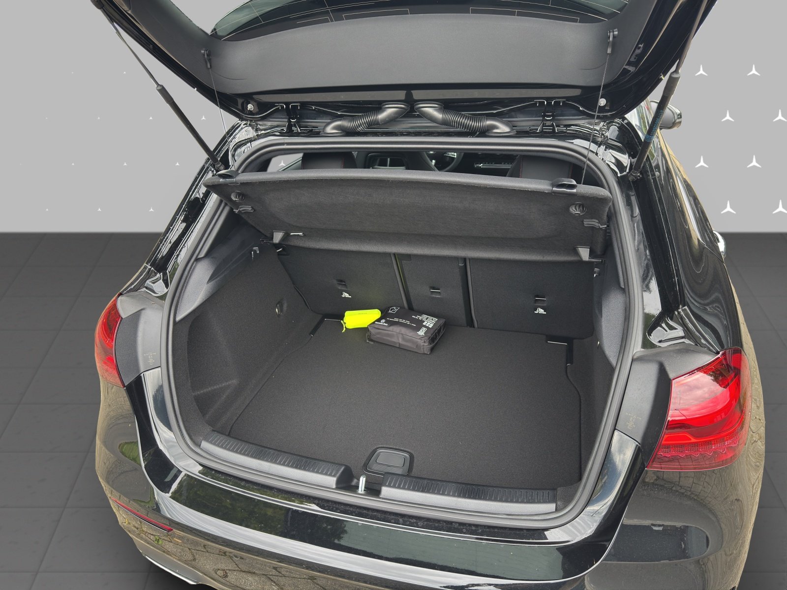 MERCEDES-BENZ A 250 4Matic 8G-DCT, Mild-Hybrid Benzin/Elektro, Neuwagen, Automatik - 6