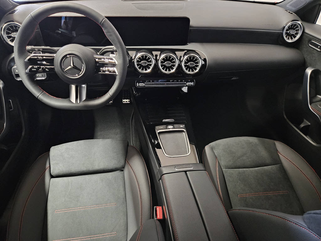 MERCEDES-BENZ A 250 e AMG Line EQ Star, Plug-in-Hybrid Petrol/Electric, New car, Automatic - 7