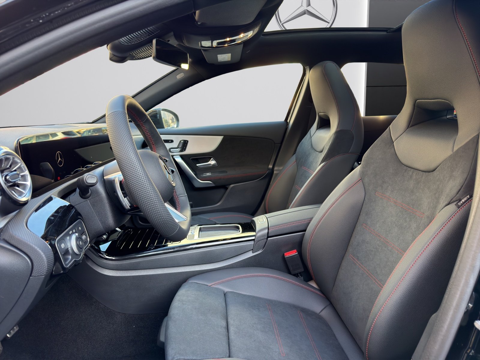 MERCEDES-BENZ A 250 4Matic 8G-DCT, Mild-Hybrid Petrol/Electric, New car, Automatic - 5
