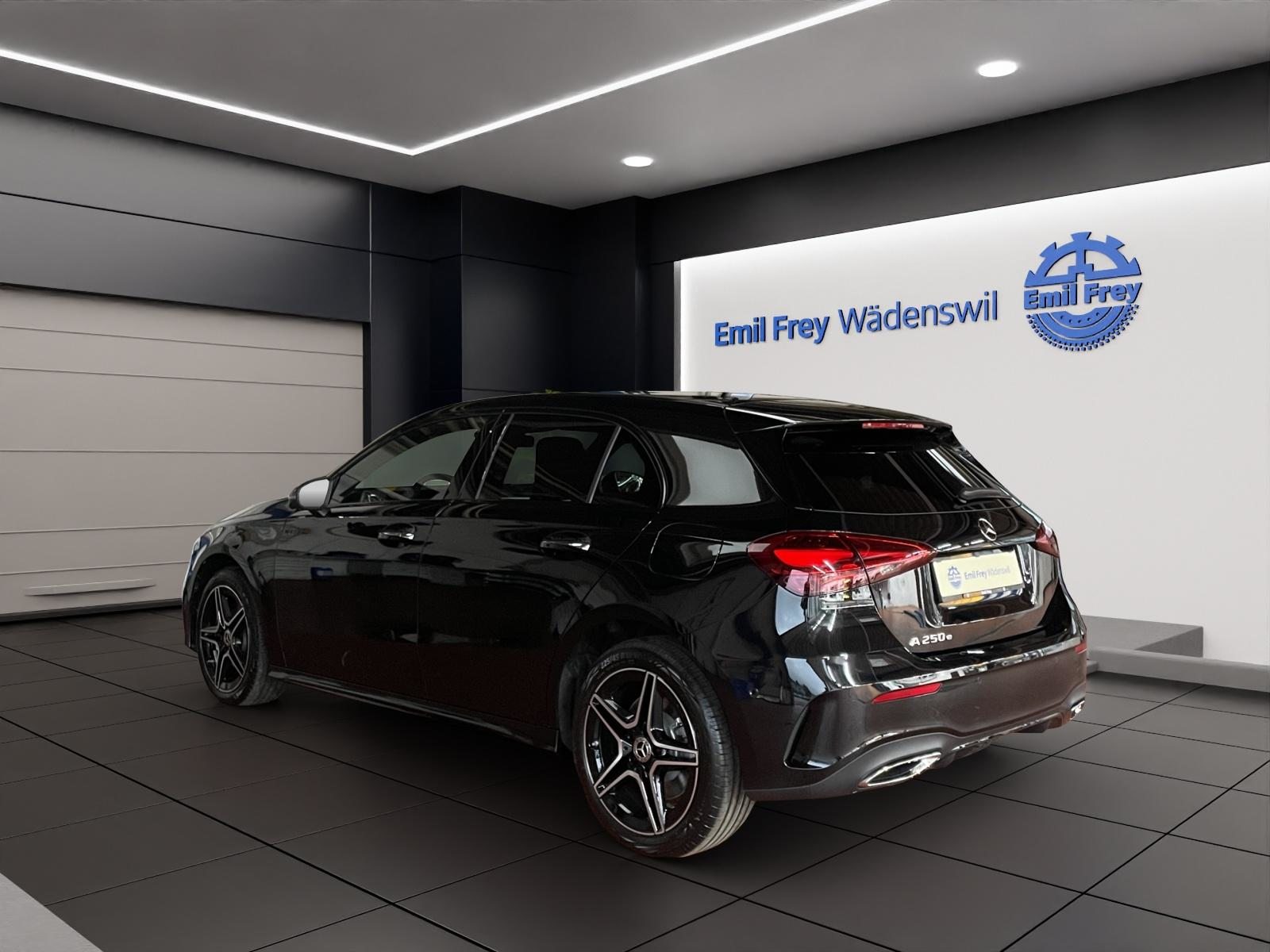 MERCEDES-BENZ A 250 e EQ Star AMG Line, Hybride Rechargeable Essence/Électricité, Voiture nouvelle, Automatique - 3