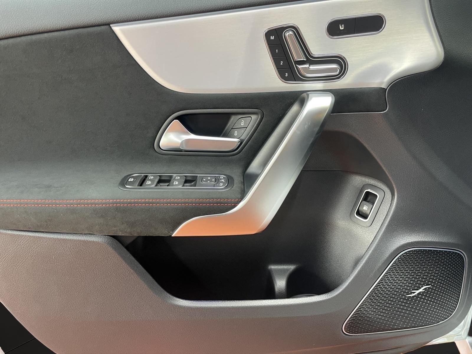 MERCEDES-BENZ A 250 e EQ Star AMG Line, Hybride Rechargeable Essence/Électricité, Voiture nouvelle, Automatique - 7