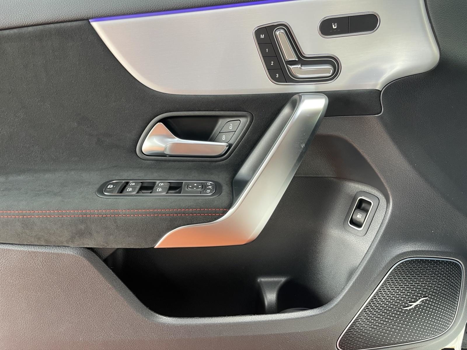 MERCEDES-BENZ A 250 e EQ Star AMG Line, Hybride Rechargeable Essence/Électricité, Voiture nouvelle, Automatique - 7