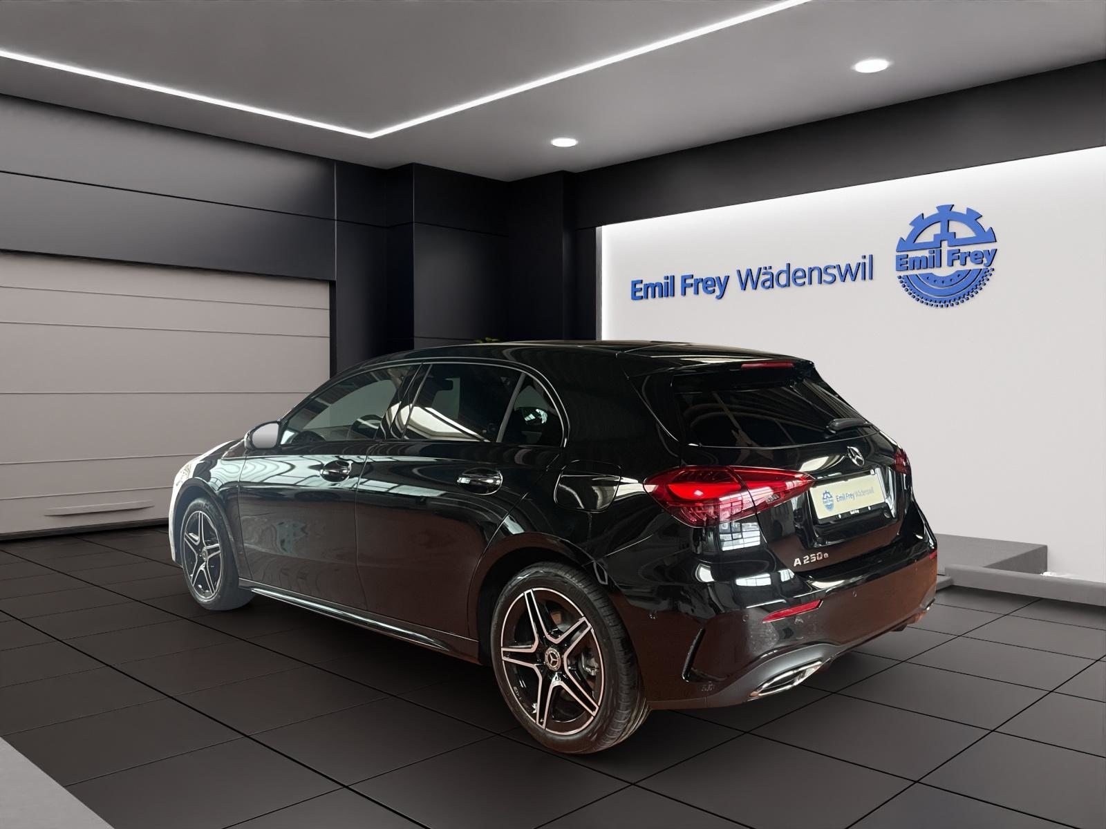 MERCEDES-BENZ A 250 e EQ Star AMG Line, Hybride Rechargeable Essence/Électricité, Voiture nouvelle, Automatique - 3