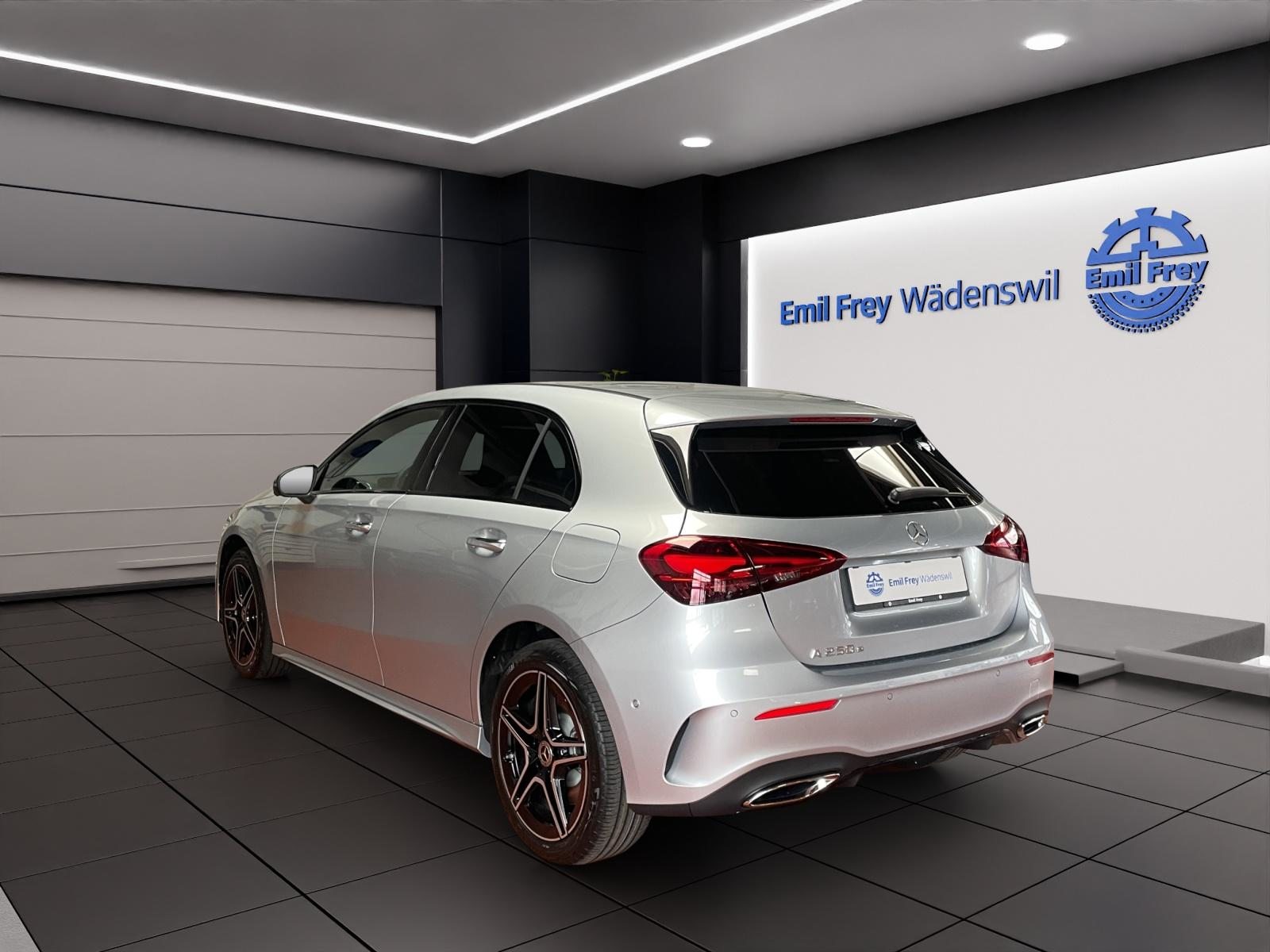 MERCEDES-BENZ A 250 e EQ Star AMG Line, Hybride Rechargeable Essence/Électricité, Voiture nouvelle, Automatique - 3