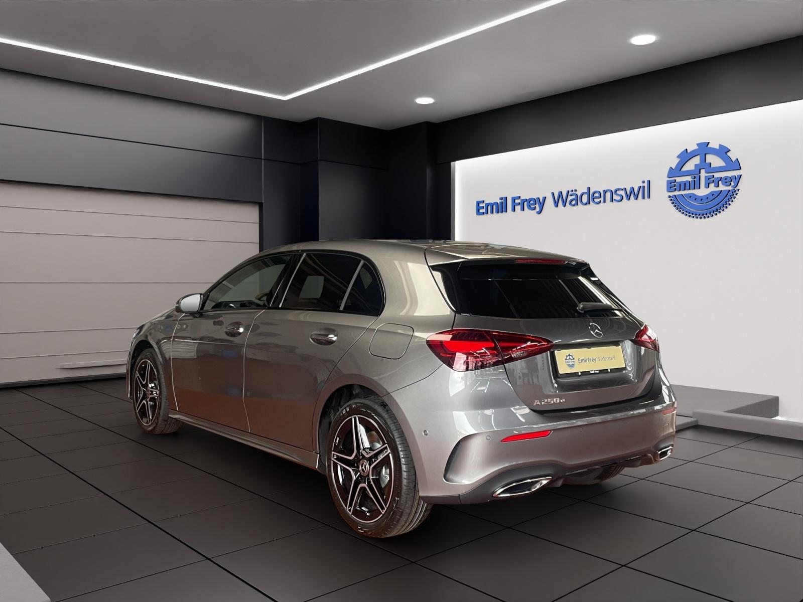 MERCEDES-BENZ A 250 e EQ Star AMG Line, Hybride Rechargeable Essence/Électricité, Voiture nouvelle, Automatique - 3