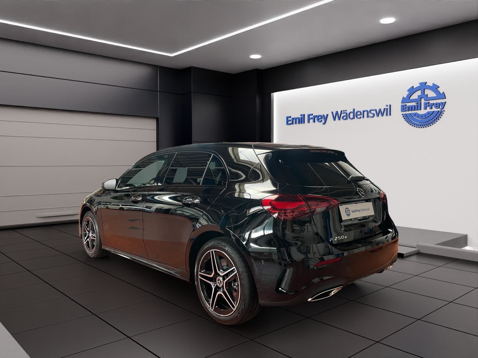 MERCEDES-BENZ A 250 e EQ Star AMG Line, Hybride Rechargeable Essence/Électricité, Voiture nouvelle, Automatique - 3