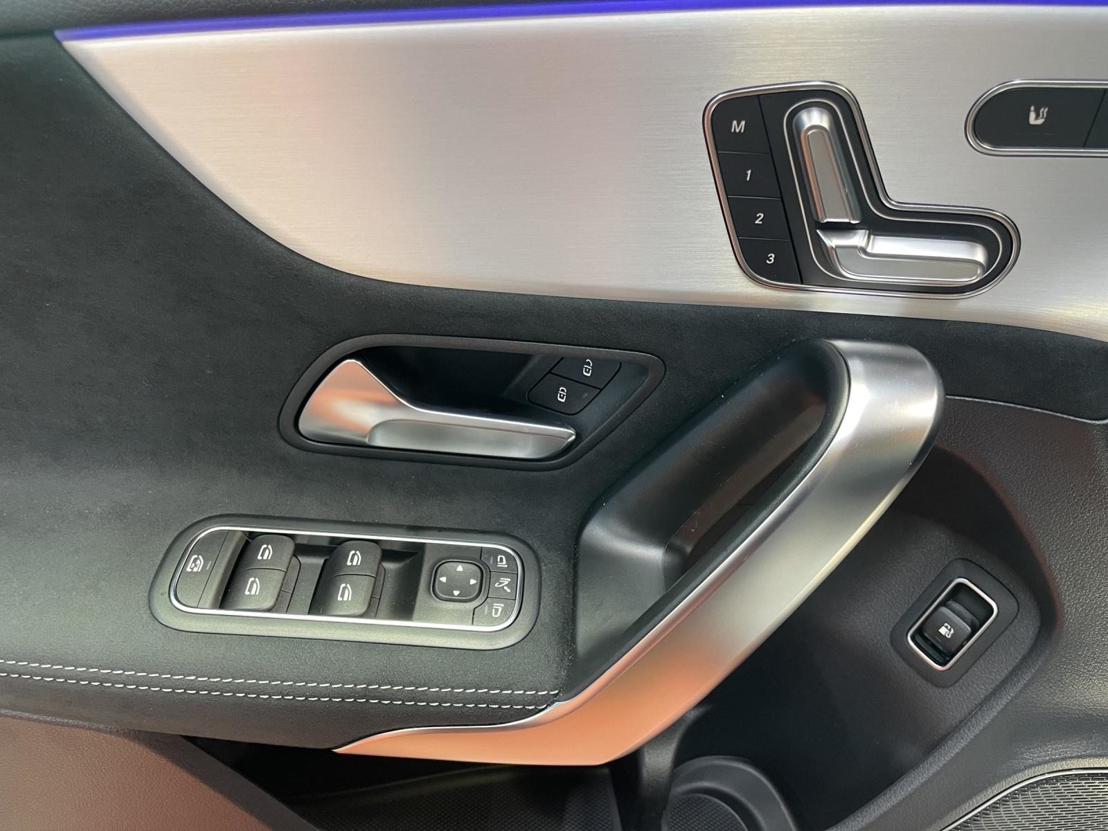 MERCEDES-BENZ A 250 e AMG Line, Plug-in-Hybrid Benzina/Elettrica, Auto nuove, Automatico - 7