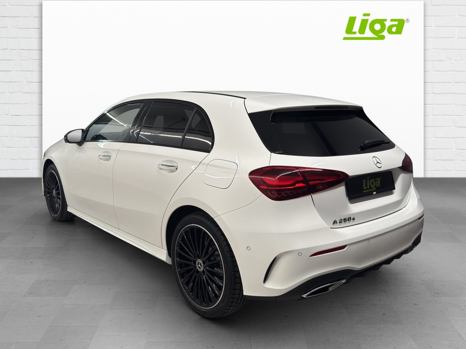 MERCEDES-BENZ A 250 e EQ Star AMG Line, Plug-in-Hybrid Petrol/Electric, New car, Automatic - 4