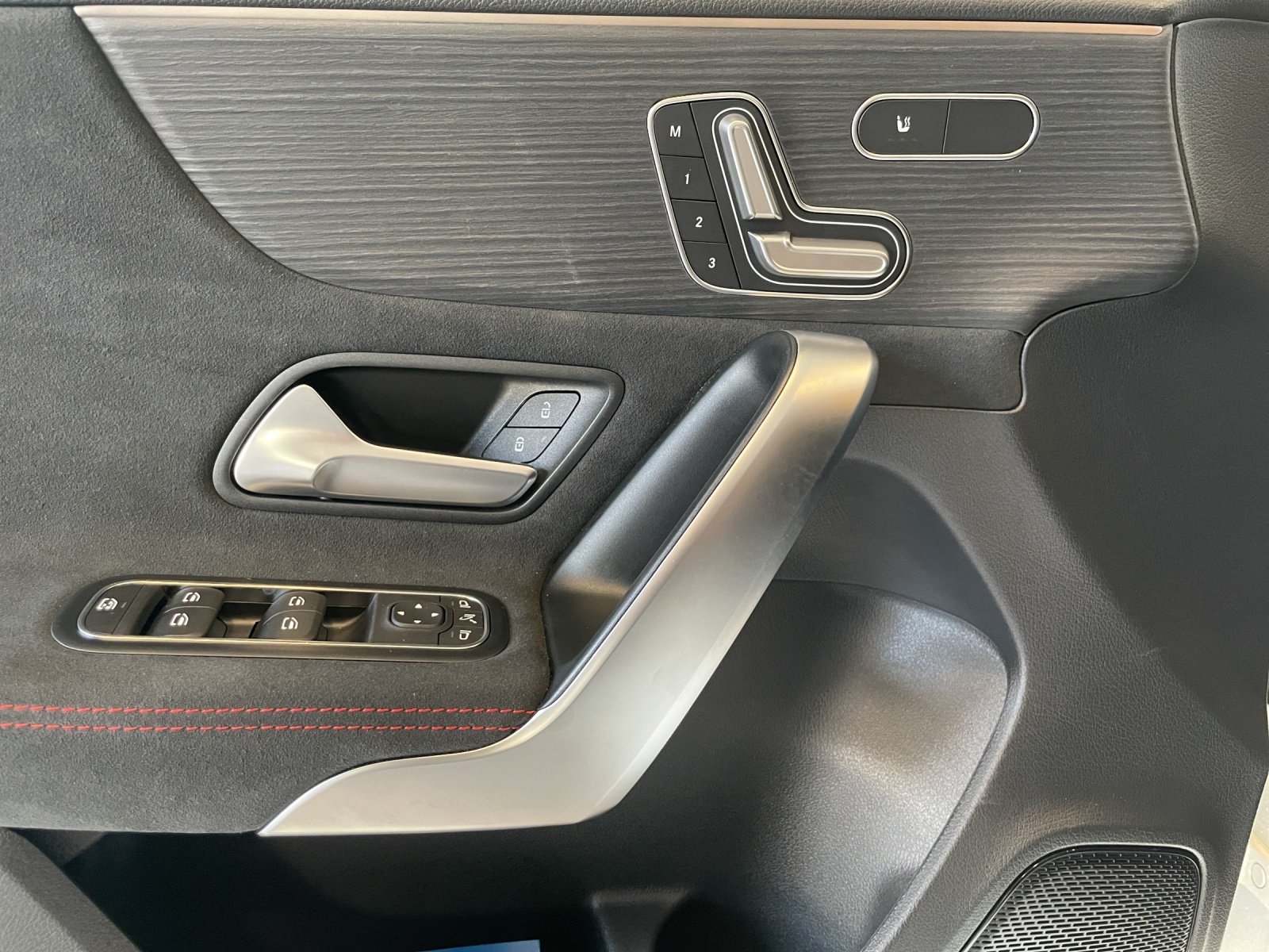 MERCEDES-BENZ A 250 4Matic 8G-DCT, Mild-Hybrid Petrol/Electric, New car, Automatic - 6